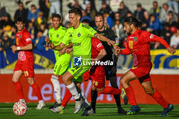 2024-11-23 - Gabriele Piccinini (Pisa) hampered by Nicolas Adrian Schiavi (Carrarese) - CARRARESE CALCIO VS AC PISA - ITALIAN SERIE B - SOCCER