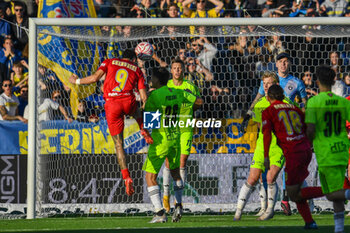 2024-11-23 - header of Luigi Cherubini (Carrarese) - CARRARESE CALCIO VS AC PISA - ITALIAN SERIE B - SOCCER