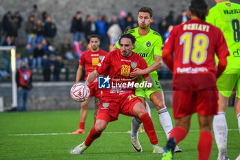 2024-11-23 - Alessandro Capello (Carrarese) fights for the ball against Oliver Abildgaard Nielsen (Pisa) - CARRARESE CALCIO VS AC PISA - ITALIAN SERIE B - SOCCER