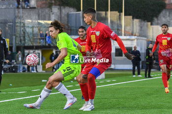 2024-11-23 - Alexander Lucas Lind Rasmussen (Pisa) hampered by Julian Illanes Minucci (Carrarese) - CARRARESE CALCIO VS AC PISA - ITALIAN SERIE B - SOCCER