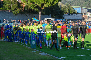 2024-11-23 - teams enter on the grass - CARRARESE CALCIO VS AC PISA - ITALIAN SERIE B - SOCCER