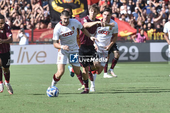 2024-09-29 - Ilias Koutsoupias of US Catanzaro Lorenzo Amatucci of US Salernitana 1919 during the Serie b bkt betwee US Salernitana 1919 vs US Catanzaro at Arechi Stadium - US SALERNITANA VS US CATANZARO - ITALIAN SERIE B - SOCCER