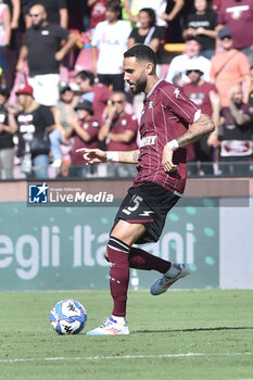 2024-09-29 - Dylan Bronn of US Salernitana 1919 in action during the Serie b bkt betwee US Salernitana 1919 vs US Catanzaro at Arechi Stadium - US SALERNITANA VS US CATANZARO - ITALIAN SERIE B - SOCCER