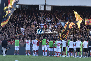 2024-09-29 - Catanzaro FC team at the and of the Serie b bkt betwee US Salernitana 1919 vs US Catanzaro at Arechi Stadium - US SALERNITANA VS US CATANZARO - ITALIAN SERIE B - SOCCER