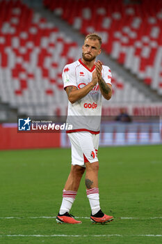 2024-09-28 - Giuseppe Sibilli of SSC Bari applauds fans - SSC BARI VS COSENZA CALCIO - ITALIAN SERIE B - SOCCER