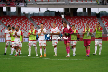 2024-09-28 - the SSC Bari players applauds fans - SSC BARI VS COSENZA CALCIO - ITALIAN SERIE B - SOCCER