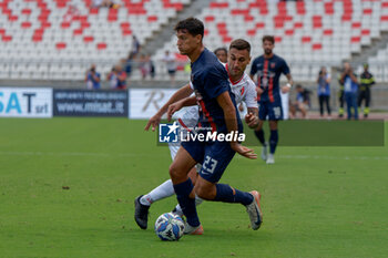 2024-09-28 - Michael Venturi of Cosenza in action against Mattia Maita of SSC Bari - SSC BARI VS COSENZA CALCIO - ITALIAN SERIE B - SOCCER