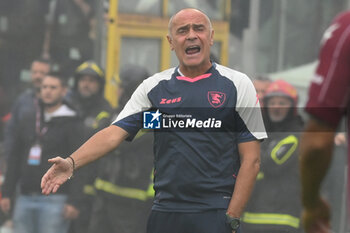 2024-10-19 - Giovanni Martusciello of US Salernitana 1949 gestures during the Soccer BKT between US Salernitana 1919 vs Spezia Calcio at Arechi Stadium - US SALERNITANA VS SPEZIA CALCIO - ITALIAN SERIE B - SOCCER