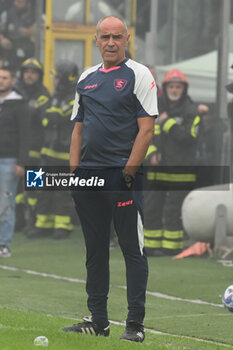 2024-10-19 - Giovanni Martusciello of US Salernitana 1949 look during the Soccer BKT between US Salernitana 1919 vs Spezia Calcio at Arechi Stadium - US SALERNITANA VS SPEZIA CALCIO - ITALIAN SERIE B - SOCCER