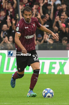 2024-10-19 - Gian Marco Ferrari of US Salernitana 1941 in action during the Soccer BKT between US Salernitana 1919 vs Spezia Calcio at Arechi Stadium - US SALERNITANA VS SPEZIA CALCIO - ITALIAN SERIE B - SOCCER