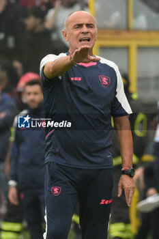 2024-10-19 - Giovanni Martusciello of US Salernitana 1949 gestures during the Soccer BKT between US Salernitana 1919 vs Spezia Calcio at Arechi Stadium - US SALERNITANA VS SPEZIA CALCIO - ITALIAN SERIE B - SOCCER