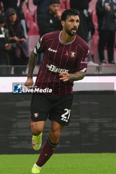 2024-10-19 - Roberto Soriano of US Salernitana 1933 in action during the Soccer BKT between US Salernitana 1919 vs Spezia Calcio at Arechi Stadium - US SALERNITANA VS SPEZIA CALCIO - ITALIAN SERIE B - SOCCER