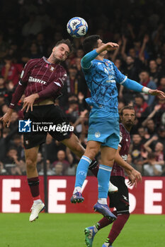 2024-10-19 - Giulio Maggiore of US Salernitana 1937 competes for the ball with Salvatore Esposito of Spezia Calcio during the Soccer BKT between US Salernitana 1919 vs Spezia Calcio at Arechi Stadium - US SALERNITANA VS SPEZIA CALCIO - ITALIAN SERIE B - SOCCER