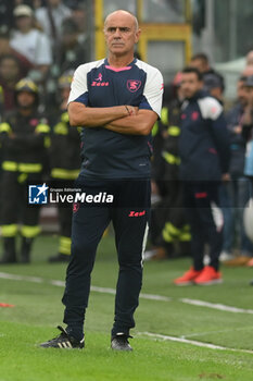 2024-10-19 - Giovanni Martusciello of US Salernitana 1949 look during the Soccer BKT between US Salernitana 1919 vs Spezia Calcio at Arechi Stadium - US SALERNITANA VS SPEZIA CALCIO - ITALIAN SERIE B - SOCCER