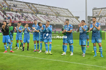 2024-10-19 - the Spezia players thank the fans at the end of the match during the Soccer BKT between US Salernitana 1919 vs Spezia Calcio at Arechi Stadium - US SALERNITANA VS SPEZIA CALCIO - ITALIAN SERIE B - SOCCER