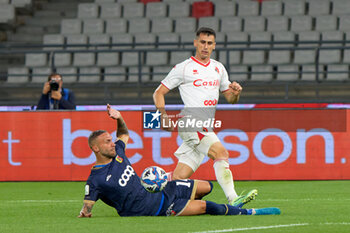 2024-10-18 - Kevin Lasagna of SSC Bari in action against Stefano Scognamillo of US Catanzaro 1929 - SSC BARI VS US CATANZARO - ITALIAN SERIE B - SOCCER