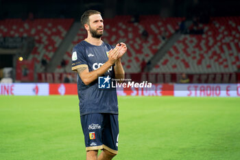 2024-10-18 - Pietro Iemmello of US Catanzaro 1929 applauds fans - SSC BARI VS US CATANZARO - ITALIAN SERIE B - SOCCER