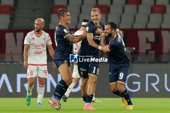 2024-10-18 - Pietro Iemmello of US Catanzaro 1929 celebrates after scoring a goal with Andrea La Mantia of US Catanzaro 1929 - SSC BARI VS US CATANZARO - ITALIAN SERIE B - SOCCER