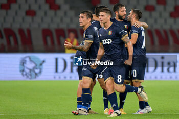 2024-10-18 - Pietro Iemmello of US Catanzaro 1929 celebrates after scoring a goal with teammates - SSC BARI VS US CATANZARO - ITALIAN SERIE B - SOCCER