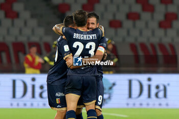 2024-10-18 - Pietro Iemmello of US Catanzaro 1929 celebrates after scoring a goal with teammates - SSC BARI VS US CATANZARO - ITALIAN SERIE B - SOCCER