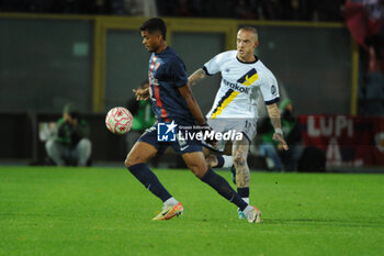 22/11/2024 - LIMI PONTES CHARLEYS
Cosenza vs JModena stadio San Vito 22 novembre 2024 Serie BKT - COSENZA CALCIO VS MODENA FC - SERIE B - CALCIO