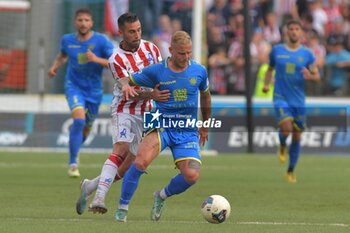 2024-06-09 - Giuseppe Panico (Carrarese) thwarted by Fausto Rossi (Vicenza) - FINAL PLAYOFF - CARRARESE CALCIO VS L.R. VICENZA - ITALIAN SERIE C - SOCCER
