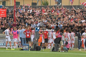 2024-06-09 - Players of Vicenza greet their fans - FINAL PLAYOFF - CARRARESE CALCIO VS L.R. VICENZA - ITALIAN SERIE C - SOCCER
