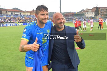 2024-06-09 - Simone Della Latta (Carrarese) and Head coach of Carrarese Antonio Calabro celebrate - FINAL PLAYOFF - CARRARESE CALCIO VS L.R. VICENZA - ITALIAN SERIE C - SOCCER