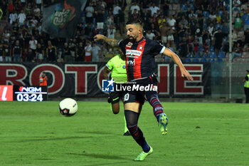 2024-08-26 - Crotone's Mattia Vitale during the italian soccer Serie C match 
Fc Crotone vs Team Altamura at 
the Ezio Scida stadium in Crotone, Italy on 
August 26, 2024 - CROTONE VS TEAM ALTAMURA - ITALIAN SERIE C - SOCCER