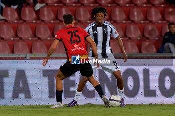 2024-09-30 - Livano Comenencia of Juventus Next Gen in action against Angelo Viscardi of Benevento - BENEVENTO VS JUVENTUS NG - ITALIAN SERIE C - SOCCER