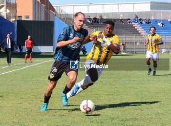 2024-10-06 - Alessio Riccardi (Latina calcio) against Oyewale Sulaiman (Giugliano) - LATINA VS GIUGLIANO - ITALIAN SERIE C - SOCCER