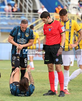 2024-10-06 - Cramps for Vona Edoardo (Latina Calcio) - LATINA VS GIUGLIANO - ITALIAN SERIE C - SOCCER