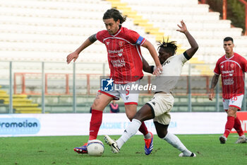 2024-10-06 - giovanni giunti (n.6 perugia calcio) v nana welbeck (n.24 lucchese 1905) - PERUGIA VS LUCCHESE - ITALIAN SERIE C - SOCCER