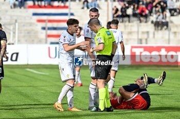 2024-10-20 - Michele Carboni of Ternana Calcio, Andrea Calzavara Arbitro, Referee, Ammonizione - TORRES VS TERNANA - ITALIAN SERIE C - SOCCER