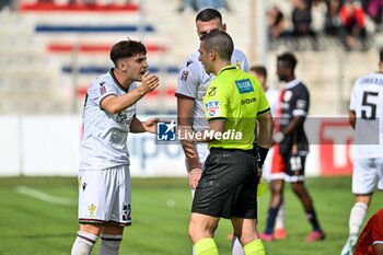 2024-10-20 - Michele Carboni of Ternana Calcio, Andrea Calzavara Arbitro, Referee, Ammonizione - TORRES VS TERNANA - ITALIAN SERIE C - SOCCER