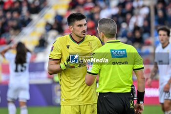 2024-10-20 - Gianmarco Vannucchi of Ternana Calcio, Andrea Calzavara Arbitro, Referee - TORRES VS TERNANA - ITALIAN SERIE C - SOCCER