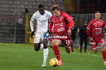 2024-11-22 - luca di maggio (n.18 perugia calcio) v eklu shaka mawuli (arezzo) - PERUGIA VS AREZZO - ITALIAN SERIE C - SOCCER