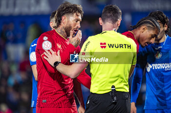 2024-01-16 - Sergio Ramos of Sevilla seen arguing with the referee during the football match valid for the round of 16 of the Copa del Rey tournament between Getafe and Sevilla played at Estadio Coliseum in Getafe, Spain. - GETAFE VS SEVILLA - SPANISH CUP - SOCCER