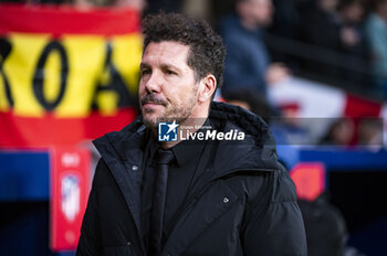 2024-01-18 - Diego Pablo Simeone, coach of Atletico Madrid, seen entering in the field before the football match valid for the round of 16 of the Copa del Rey tournament between Atletico Madrid and Real Madrid played at Estadio Metropolitano in Madrid, Spain. - ATLETICO MADRID VS REAL MADRID - SPANISH CUP - SOCCER