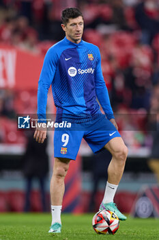 2024-01-24 - Robert Lewandowski of FC Barcelona warms up during the Spanish Cup, Copa del Rey football match between Athletic Club and FC Barcelona on January 24, 2024 at San Mames in Bilbao, Spain - FOOTBALL - SPANISH CUP - ATHLETIC BILBAO V FC BARCELONA - SPANISH CUP - SOCCER