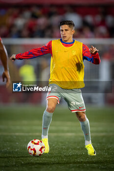 2024-10-31 - Giuliano Simeone (Atletico de Madrid) warms up during a Copa del Rey match between UE Vic and Atletico de Madrid at Estadi Hipolit Planas in Vic, Barcelona, Spain, on October 31 2024. Photo by Felipe Mondino - UE VIC - ATLETICO DE MADRID - SPANISH CUP - SOCCER