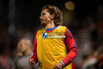 2024-10-31 - Antoine Griezmann (Atletico de Madrid) warms up during a Copa del Rey match between UE Vic and Atletico de Madrid at Estadi Hipolit Planas in Vic, Barcelona, Spain, on October 31 2024. Photo by Felipe Mondino - UE VIC - ATLETICO DE MADRID - SPANISH CUP - SOCCER