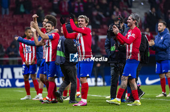 2024-01-31 - Antoine Griezmann of Atletico Madrid seen celebrating the victory with his teammates at the end of the La Liga EA Sports 2023/24 football match between Atletico Madrid vs Rayo Vallecano at Metropolitano stadium in Madrid, Spain. - ATLETICO MADRID VS RAYO VALLECANO - SPANISH LA LIGA - SOCCER