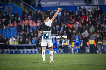 2024-02-01 - Jude Bellingham of Real Madrid seen greeting the fans at the end of the La Liga EA Sports 2023/24 football match between Getafe vs Real Madrid at Coliseum stadium in Getafe, Spain. - GETAFE VS REAL MADRID - SPANISH LA LIGA - SOCCER