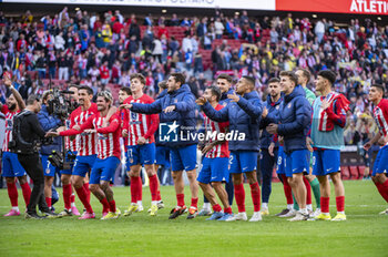 2024-02-17 - Atletico Madrid players seen cheering the fans at the end of the La Liga EA Sports 2023/24 football match between Atletico Madrid vs Las Palmas at Metropolitano stadium in Madrid, Spain. - ATLETICO MADRID VS LAS PALMAS - SPANISH LA LIGA - SOCCER