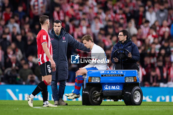2024-03-03 - Frenkie de Jong of FC Barcelona injured during the Spanish championship La Liga football match between Athletic Club and FC Barcelona on March 3, 2024 at San Mames in Bilbao, Spain - FOOTBALL - SPANISH CHAMP - ATHLETIC CLUB V FC BARCELONA - SPANISH LA LIGA - SOCCER