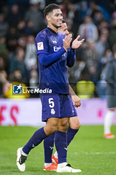 2024-03-31 - Jude Bellingham of Real Madrid seen applauding to the fans during the La Liga EA Sports 2023/24 football match between Real Madrid vs Athletic Club Bilbao at Santiago Bernabeu stadium in Madrid, Spain. - REAL MADRID VS ATHLETIC CLUB BILBAO - SPANISH LA LIGA - SOCCER