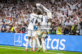 2024-04-21 - MADRID, SPAIN - APRIL 21: Jude Bellingham of Real Madrid seen celebrating his goal with his teammates (from L to R) Jose Luis Sanmartin Mato (Joselu), Federico Valverde, Lucas Vazquez and Antonio Rudiger during the La Liga EA Sports 2023/24 football match between Real Madrid vs FC Barcelona at Estadio Santiago Bernabeu on April 21, 2024 in Madrid, Spain. - REAL MADRID VS FC BARCELONA - SPANISH LA LIGA - SOCCER