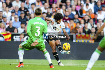 2024-04-20 - Peter Federico of Valencia during the Spanish championship La Liga football match between Valencia CF and Real Betis Balompie on April 20, 2024 at Mestalla stadium in Valencia, Spain - FOOTBALL - SPANISH CHAMP - VALENCIA V REAL BETIS - SPANISH LA LIGA - SOCCER