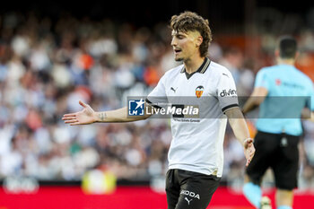 2024-04-20 - Sergi Canos of Valencia during the Spanish championship La Liga football match between Valencia CF and Real Betis Balompie on April 20, 2024 at Mestalla stadium in Valencia, Spain - FOOTBALL - SPANISH CHAMP - VALENCIA V REAL BETIS - SPANISH LA LIGA - SOCCER